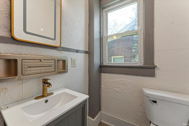 1022 E Colfax Avenue, South Bend, IN 46617