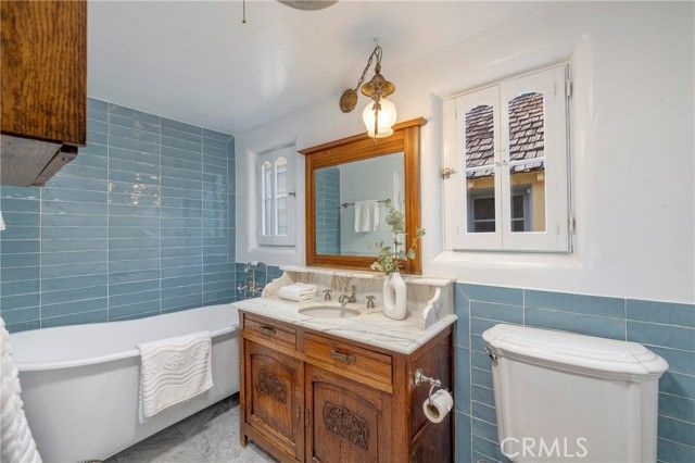 115 Apolena Avenue, Newport Beach, CA 92662