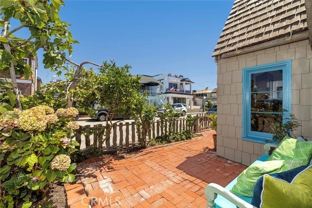 115 Apolena Avenue, Newport Beach, CA 92662
