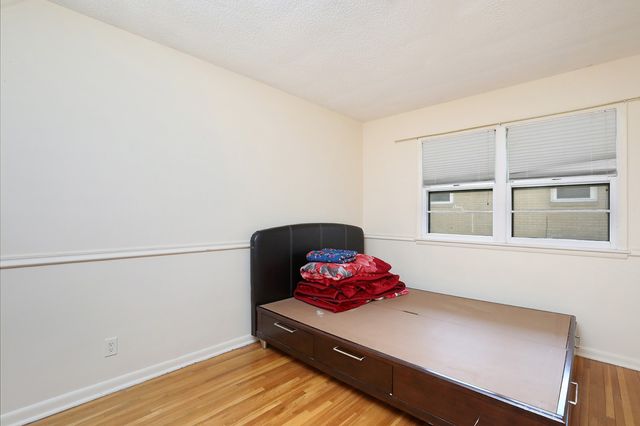 7422 Oak Brook Drive, Urbandale, IA 50322