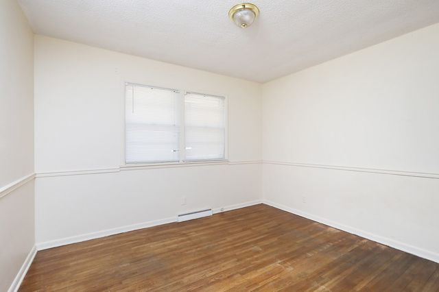 7422 Oak Brook Drive, Urbandale, IA 50322