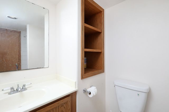 7422 Oak Brook Drive, Urbandale, IA 50322