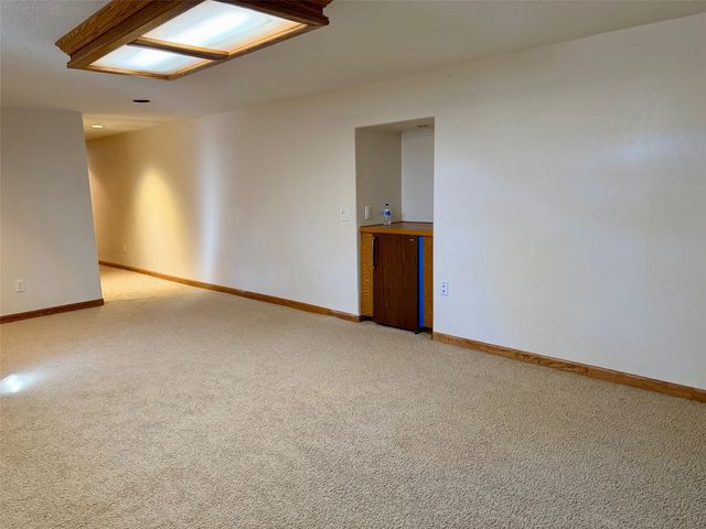 7422 Oak Brook Drive, Urbandale, IA 50322