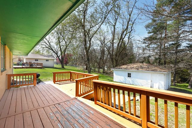 7422 Oak Brook Drive, Urbandale, IA 50322