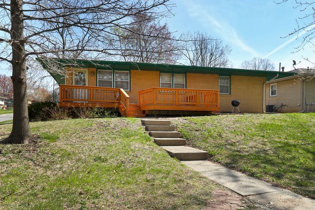 7422 Oak Brook Drive, Urbandale, IA 50322