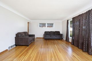 7422 Oak Brook Drive, Urbandale, IA 50322