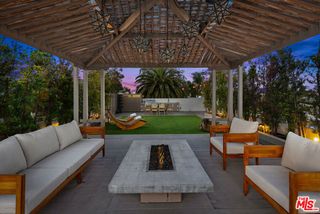 613 Westmount Drive, West Hollywood, CA 90069