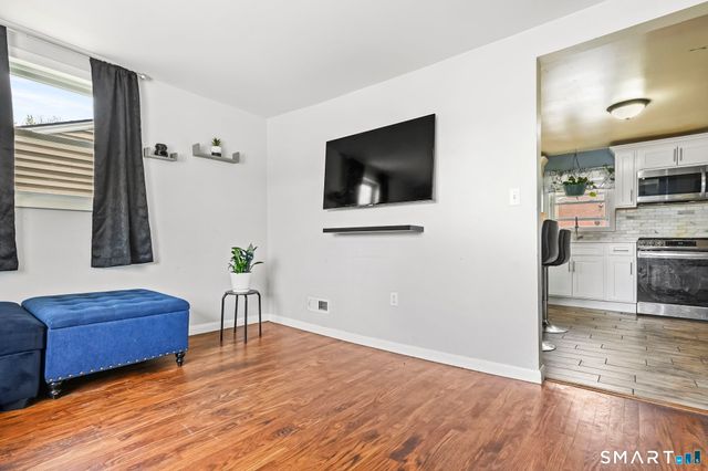 204 Barnes Avenue, New Haven, CT 06513