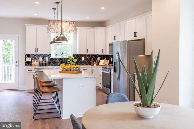 647 EASTLAND ROW, Millersville, MD 21108