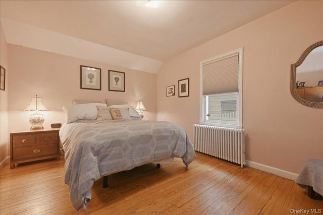 163 Elm Street, Roslyn Heights, NY 11577