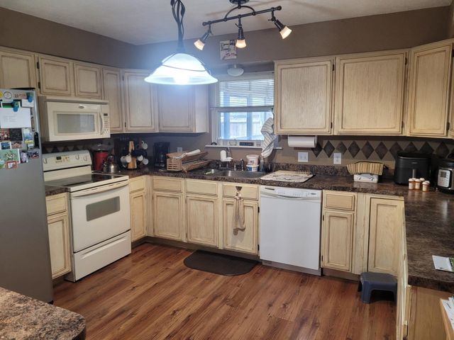 1614 Camelot Place, Miami, OK 74354