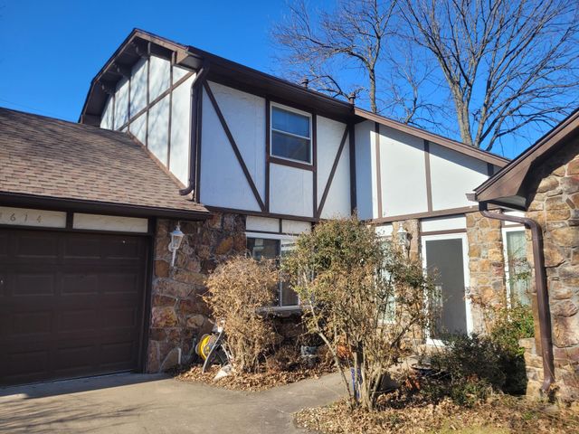 1614 Camelot Place, Miami, OK 74354