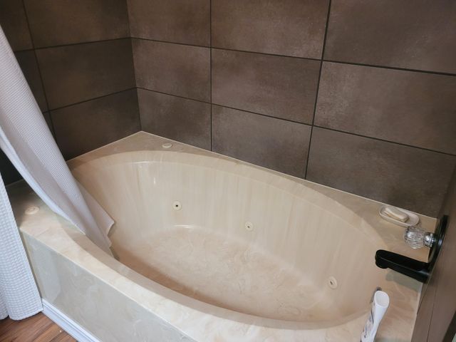 1614 Camelot Place, Miami, OK 74354