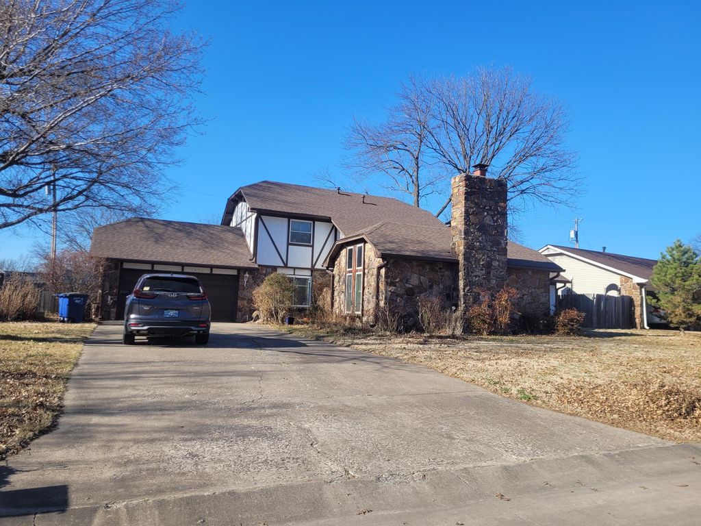 1614 Camelot Place, Miami, OK 74354