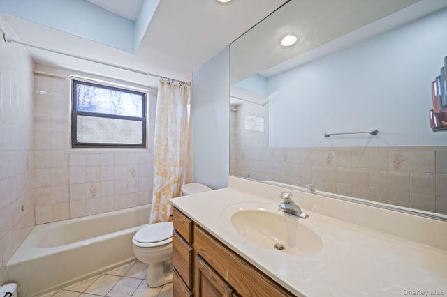 676 Bohemia Parkway, Sayville, NY 11782