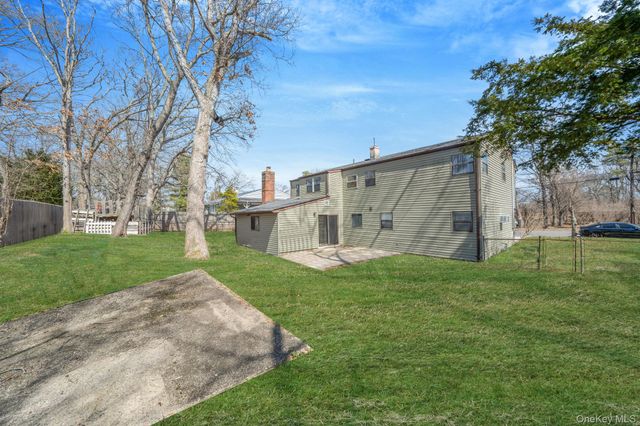 676 Bohemia Parkway, Sayville, NY 11782