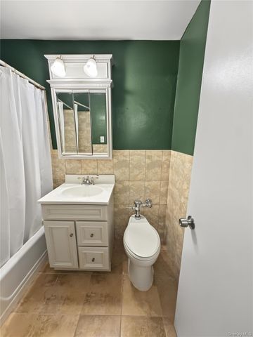 153-25 88th Street 3A, Howard Beach, NY 11414