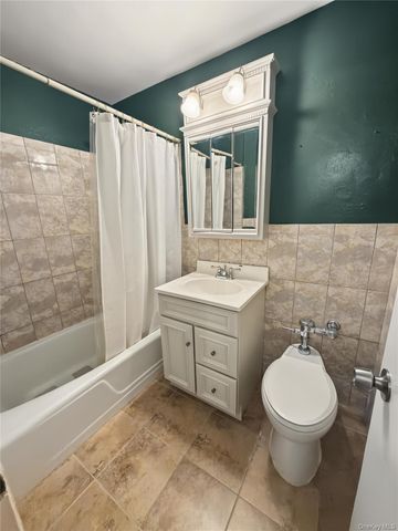 153-25 88th Street 3A, Howard Beach, NY 11414