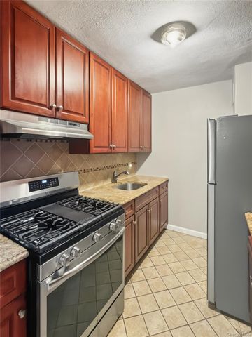 153-25 88th Street 3A, Howard Beach, NY 11414