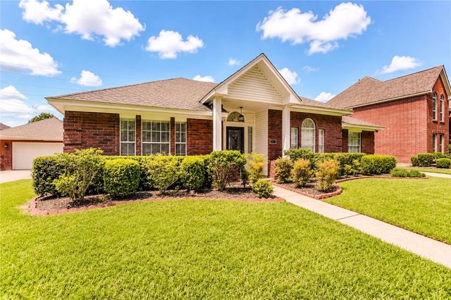 3223 Richland Drive, Sugar Land, TX 77478