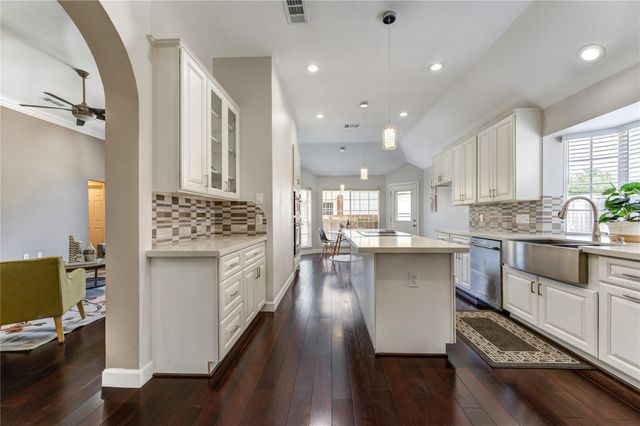 3223 Richland Drive, Sugar Land, TX 77478