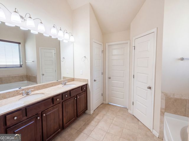 798 Kallispel Court, Hampton, GA 30228