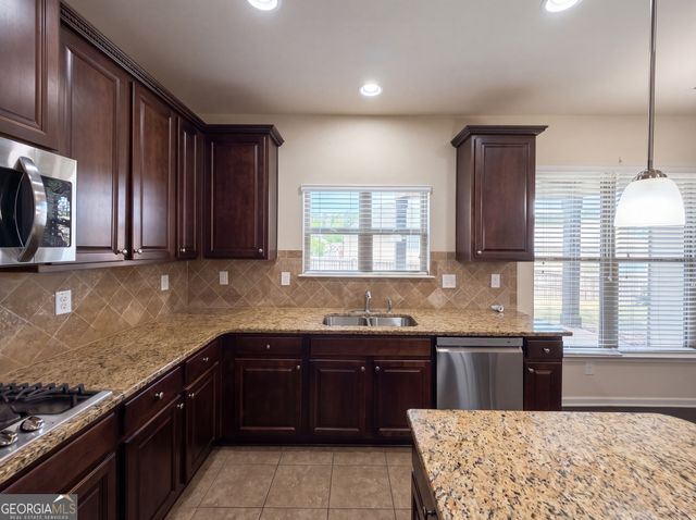 798 Kallispel Court, Hampton, GA 30228