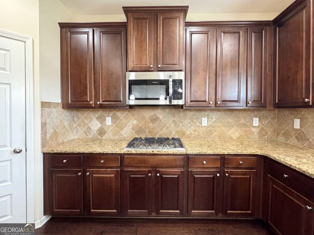 798 Kallispel Court, Hampton, GA 30228