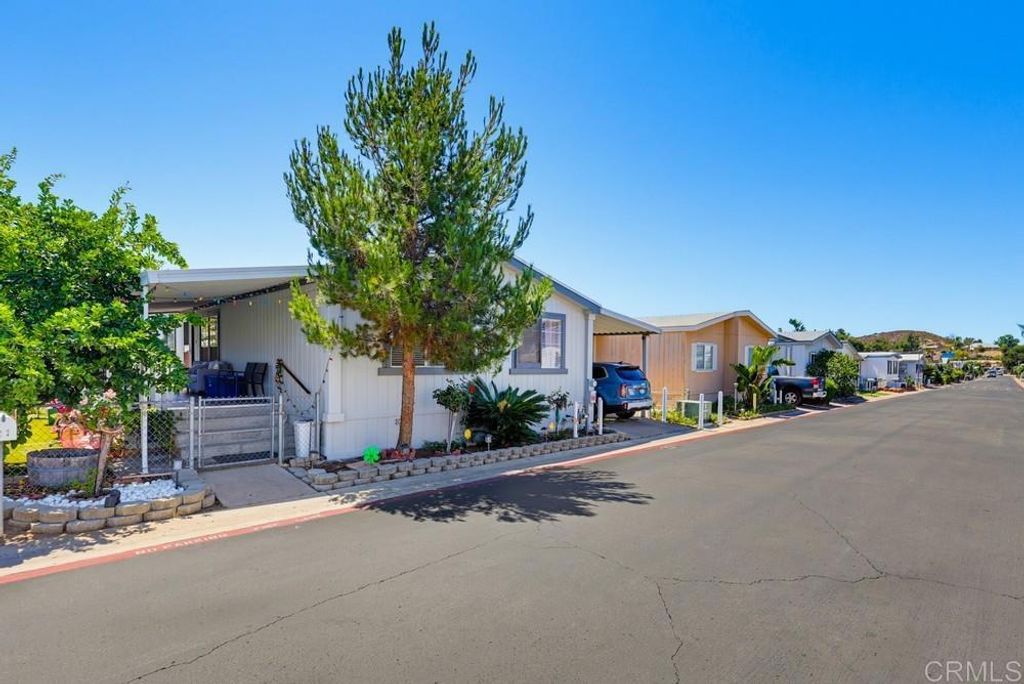 13655 Highway 8 Business SPC 27, El Cajon, CA 92021 — exterior