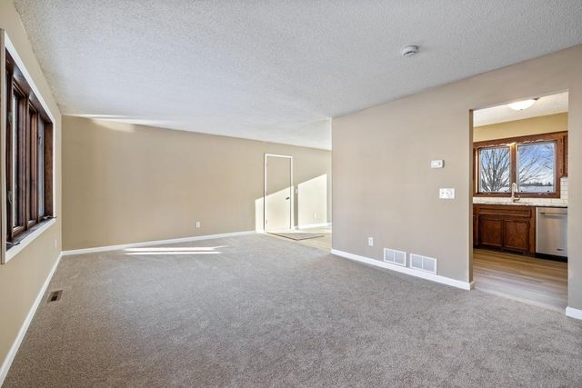 1002 Cross Road, Eagan, MN 55123