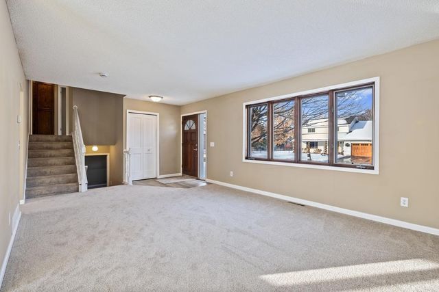 1002 Cross Road, Eagan, MN 55123