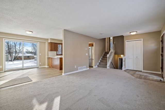 1002 Cross Road, Eagan, MN 55123