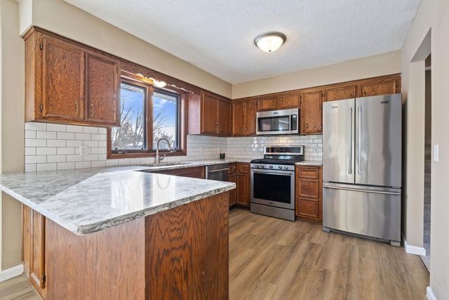 1002 Cross Road, Eagan, MN 55123