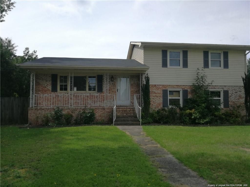 711 Goodyear Drive, Spring Lake, NC 28390