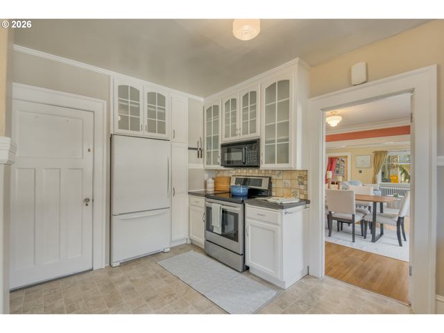 1924 Ne 47TH Ave, Portland, OR 97213