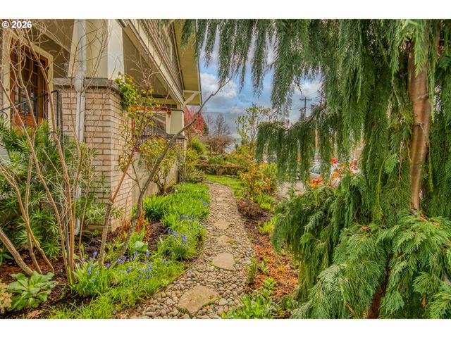 1924 Ne 47TH Ave, Portland, OR 97213