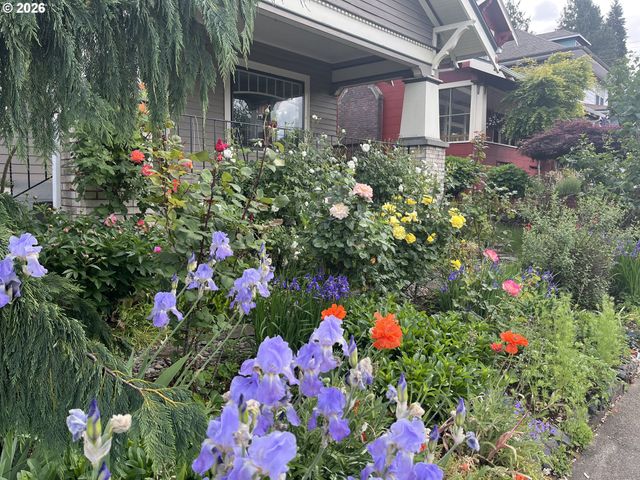 1924 Ne 47TH Ave, Portland, OR 97213