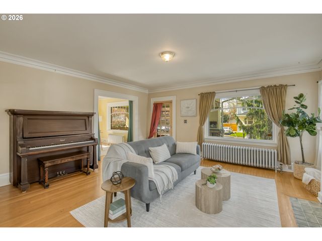 1924 Ne 47TH Ave, Portland, OR 97213