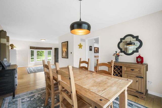 N24W26730 Accent COURT, Pewaukee, WI 53072