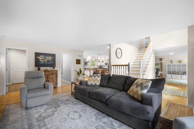 N24W26730 Accent COURT, Pewaukee, WI 53072