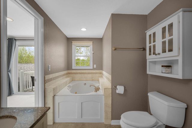 N24W26730 Accent COURT, Pewaukee, WI 53072