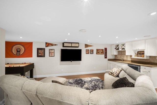 N24W26730 Accent COURT, Pewaukee, WI 53072