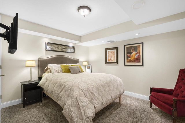 N24W26730 Accent COURT, Pewaukee, WI 53072