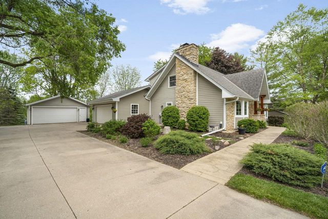 N24W26730 Accent COURT, Pewaukee, WI 53072