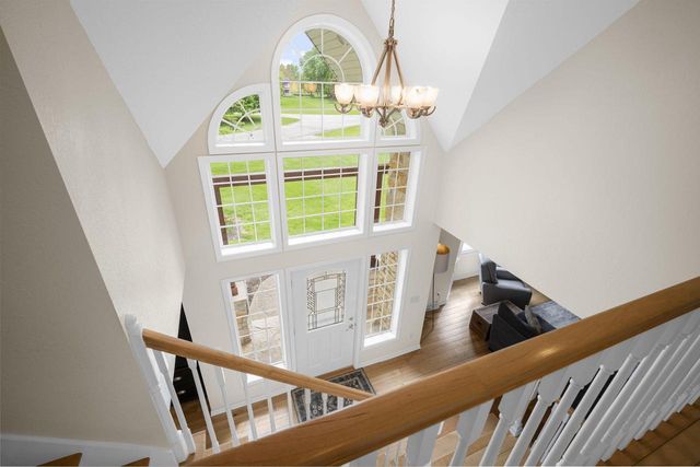 N24W26730 Accent COURT, Pewaukee, WI 53072