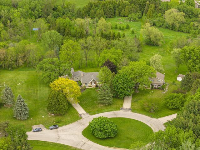 N24W26730 Accent COURT, Pewaukee, WI 53072