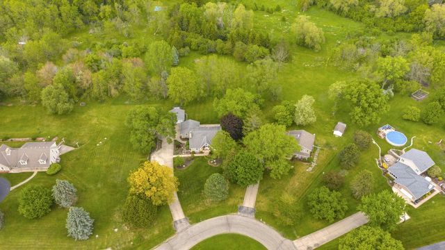 N24W26730 Accent COURT, Pewaukee, WI 53072