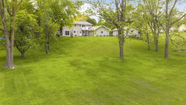 N24W26730 Accent COURT, Pewaukee, WI 53072