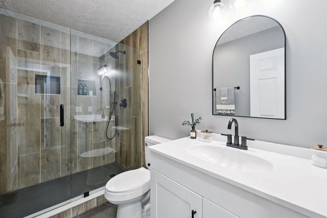 676 Riddle Rd, Manchester, TN 37355