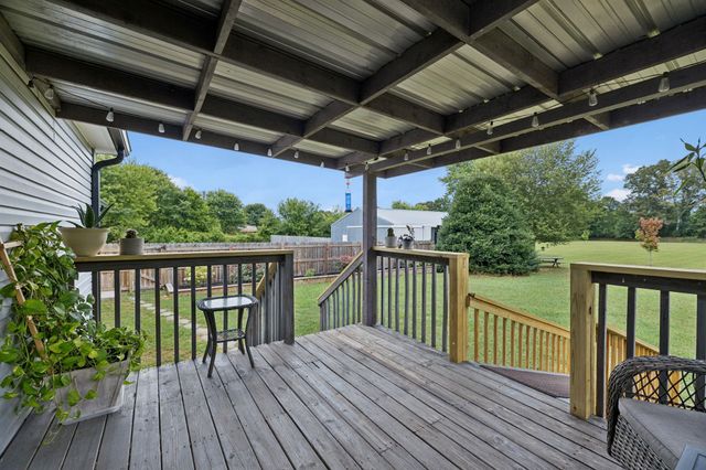 676 Riddle Rd, Manchester, TN 37355